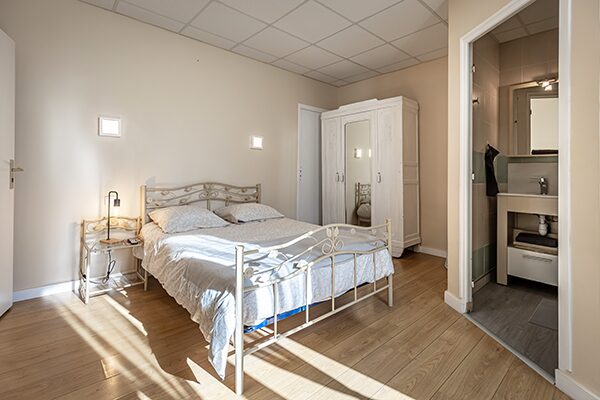 Chambre 2 Colocation seniors dEcuisses