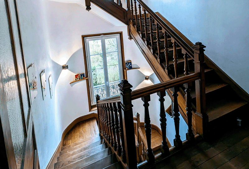 Escalier de la Maison partagee de Bourbon Lancy