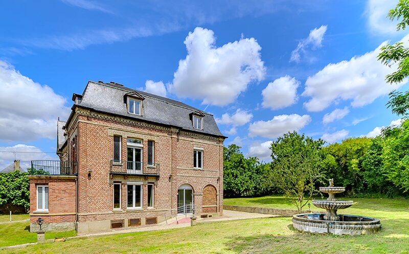 Fontaine et jardin de la maison partagee de Brissy Hamegicourt